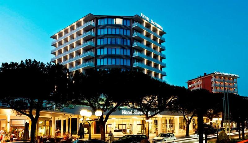 00.jpg - Portoroz és Piran Szlovénia tengerparti részén fekszik (Istria). Gyönyörű sziklás,
homokos partszakaszok, ahol  mediterrán életérzés és növényvilág vár. Változatos, kulináris kínálat az éttermekben. Portorož tökéletes hely a fürdőzéshez, kiránduláshoz, pihenéshez, szórakozáshoz de a családdal töltött idő az gyönyörű és felejthetetlen
