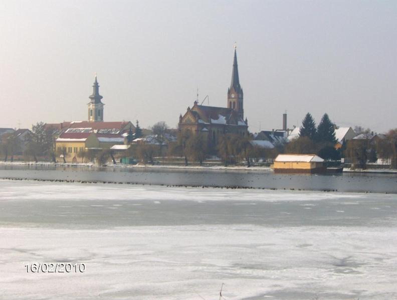 008.JPG - Kisduna félig befagyva