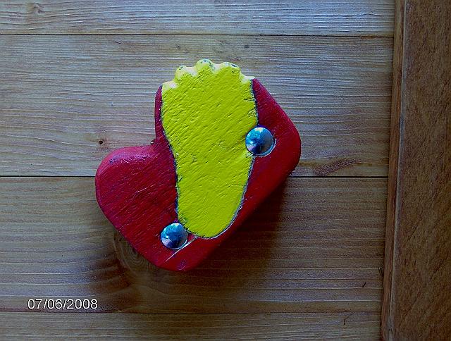 HPIM0918.JPG - A "fogók" nagyrésze hulladékfából készült, fúró reszelő és fűrész segítségével.