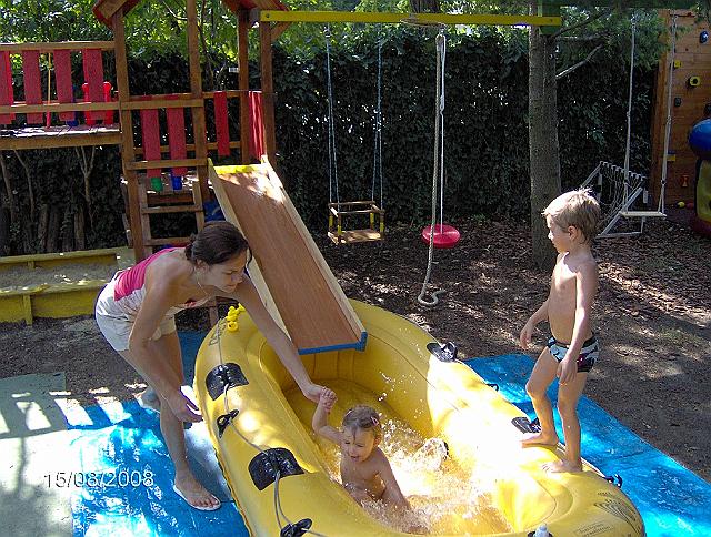 HPIM1062.JPG - Jó ötletnek bizonyult a vízbe érkezés.