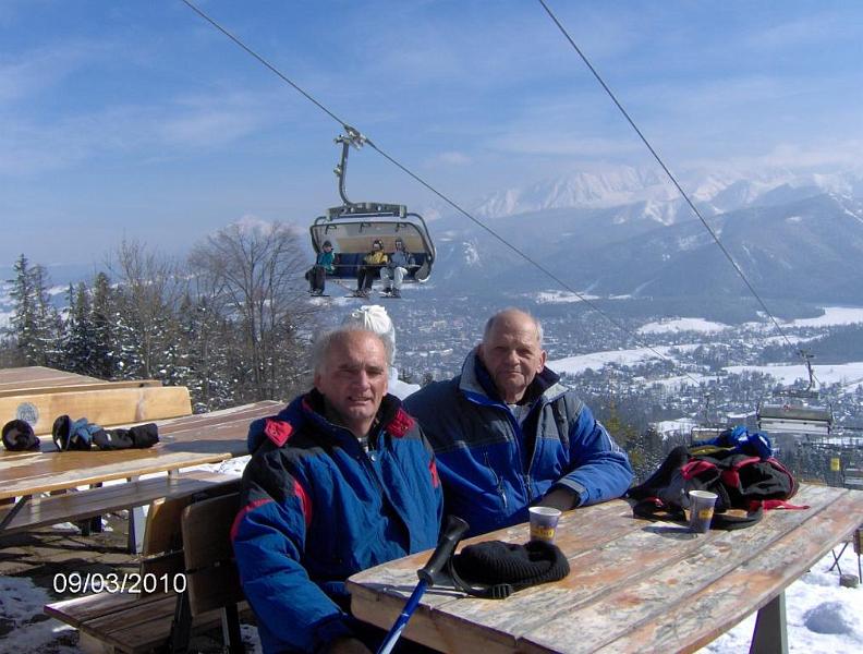 026.JPG - Pihenő forraltborral.